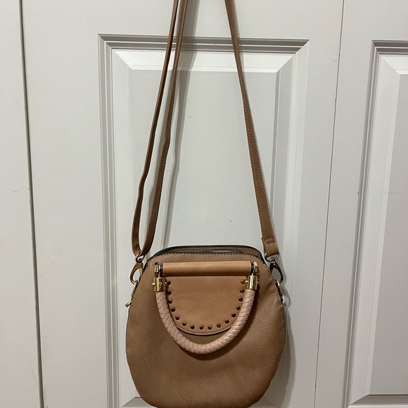 Elegant Tan Leather Crossbody Bag - Picture 1 of 1